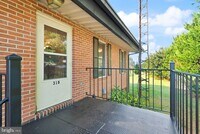 Building Photo - 318 Evergreen Mills Rd