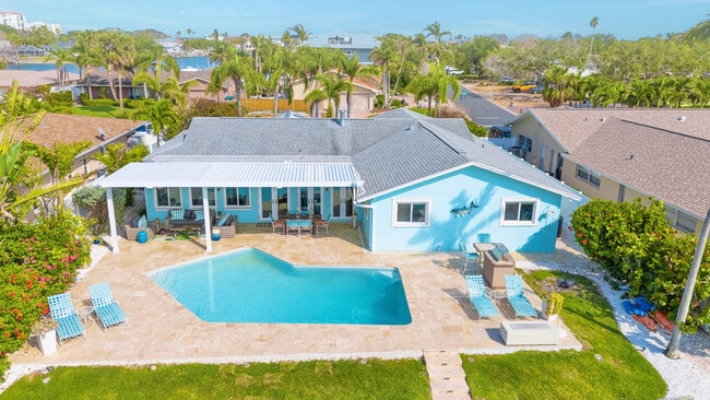 Building Photo - 2910 Alton Dr