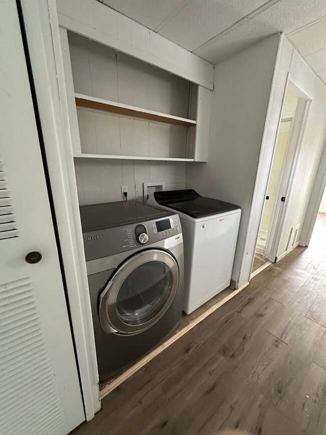 Building Photo - 102 E Water St