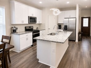 Building Photo - 7123 Rolling Waters Wy