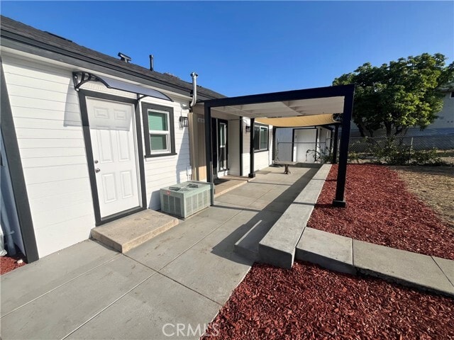 Building Photo - 10322 Plainview Ave