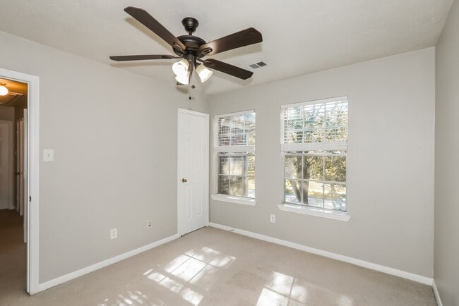 Building Photo - 17806 Oakland Mills Dr