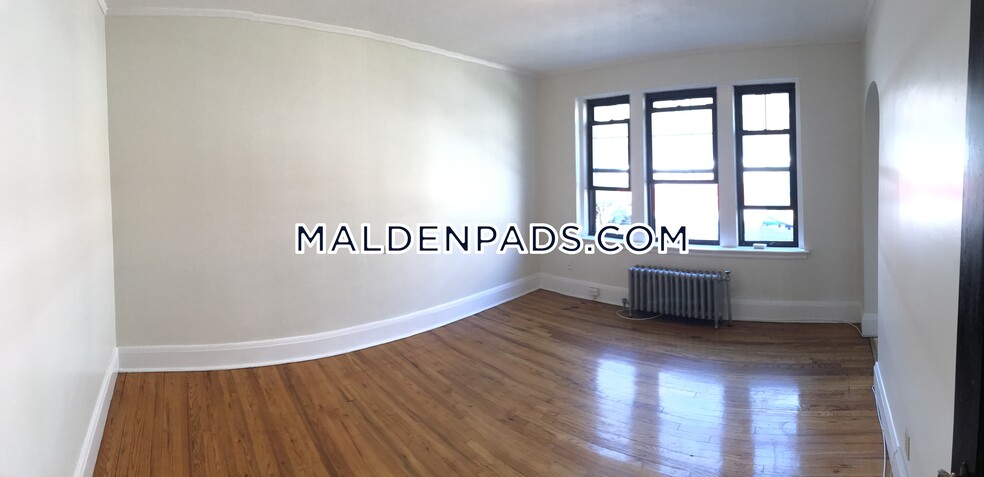 Building Photo - 349 Pleasant St
