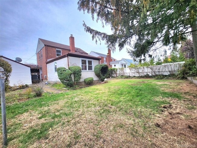 Building Photo - 306 Beebe Rd