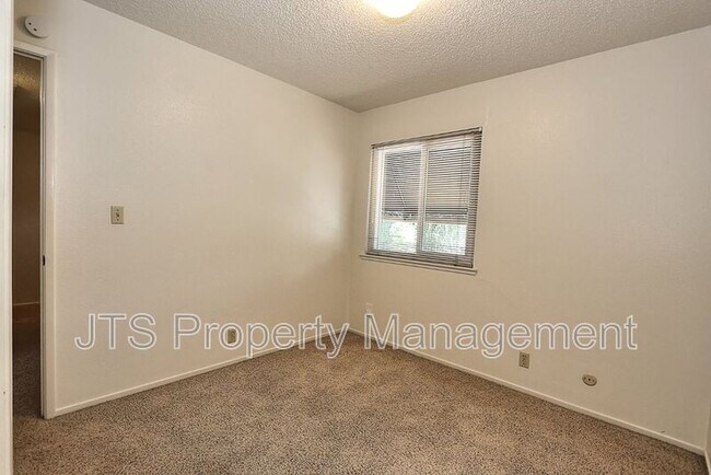 Building Photo - 2722 26th St