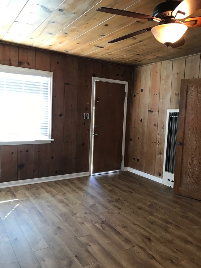 Building Photo - Sweet Seabright 1 bedroom