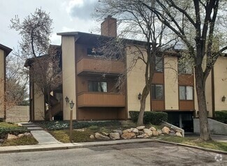 Building Photo - 1122 E Countrywoods Cir
