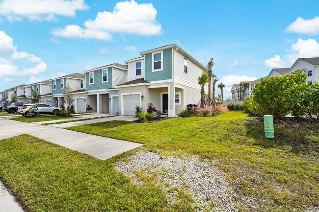 Building Photo - Beautifull Furnished Townhome - Nokomis - ...