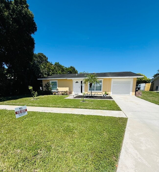 Building Photo - 3/2/1 POOL Home with Fenced Yard--Pool & Y...