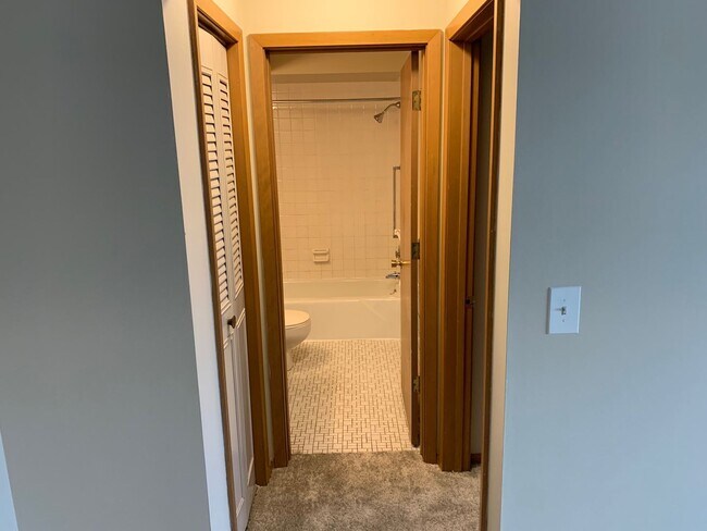 Building Photo - Indian Village Apartments -  1 Bed/1 Bath ...