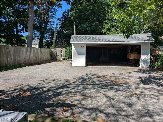 Building Photo - 1340 Sheffield Rd