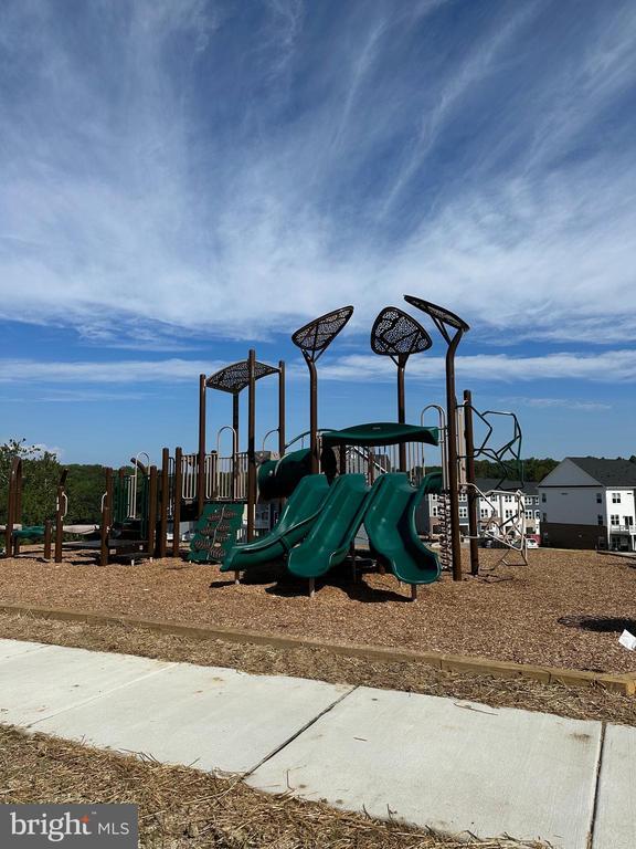 Building Photo - 2318 Woodlands Rd