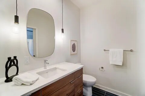 Building Photo - 33 E Court St