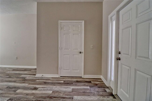 Building Photo - 8509 Broken Willow Ct