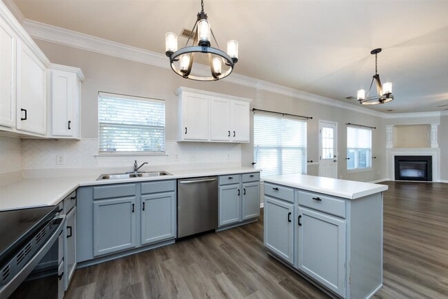 Building Photo - 4811 Sunburst Ln