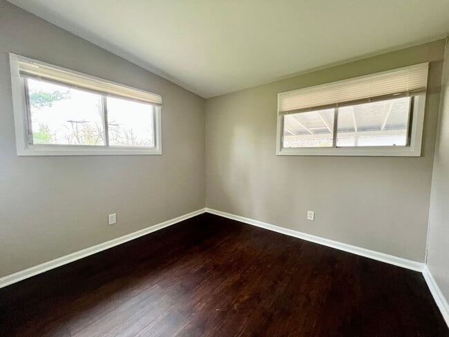 Building Photo - Charming 3-bedroom, 1-bath home located in Florissant