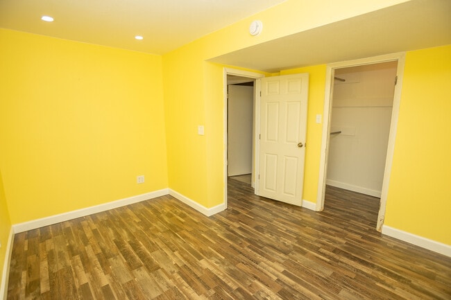 Building Photo - 1122 Major Dr