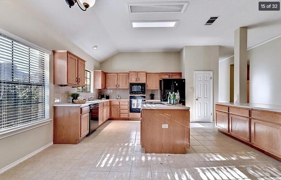 Building Photo - 3700 Rocky Ford Dr