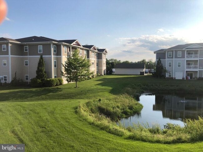 Building Photo - 17432 Slipper Shell Way