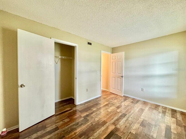 Building Photo - 14419 Hanging Moss Cir