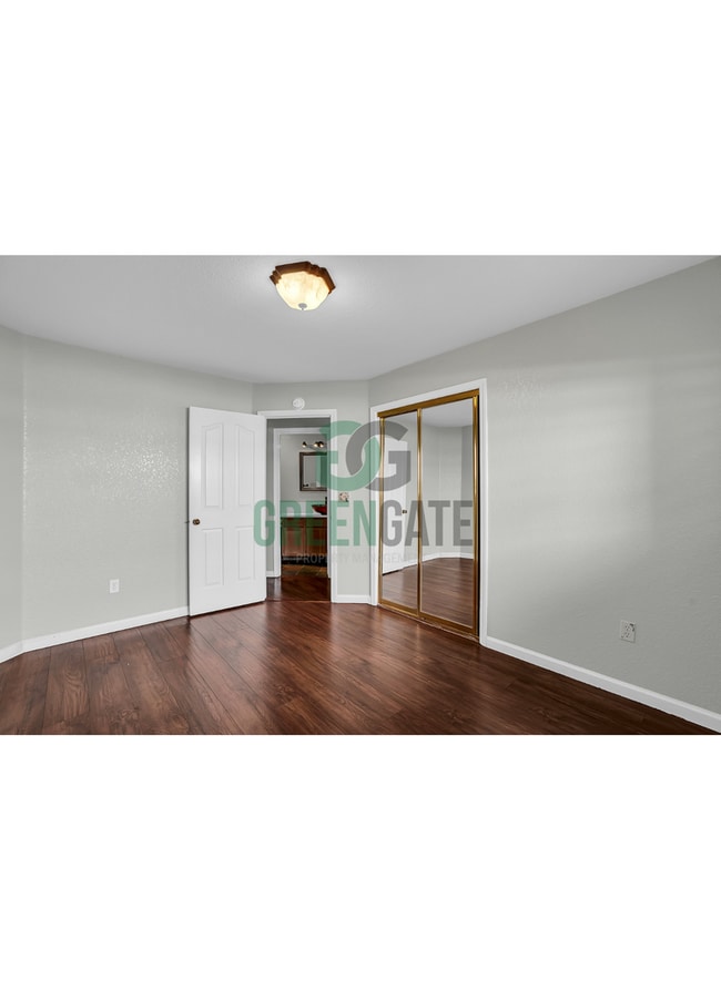 Building Photo - Lovely 3 Bedroom Home in Modesto MUST SEE!