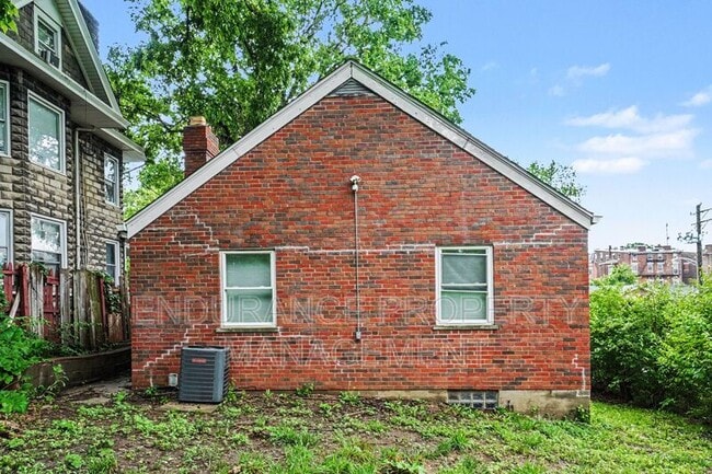 Building Photo - 937 Grand Ave