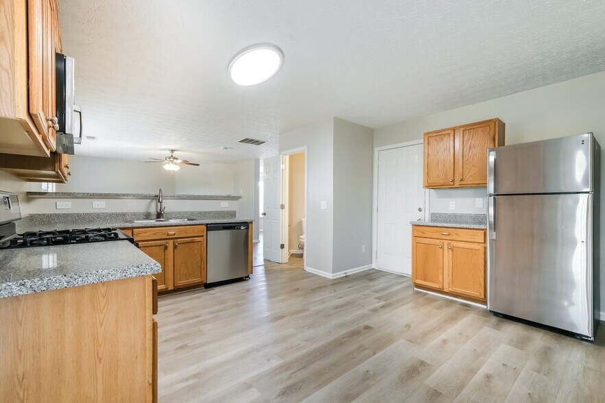 Building Photo - 1374 Ivey Pointe Dr SE