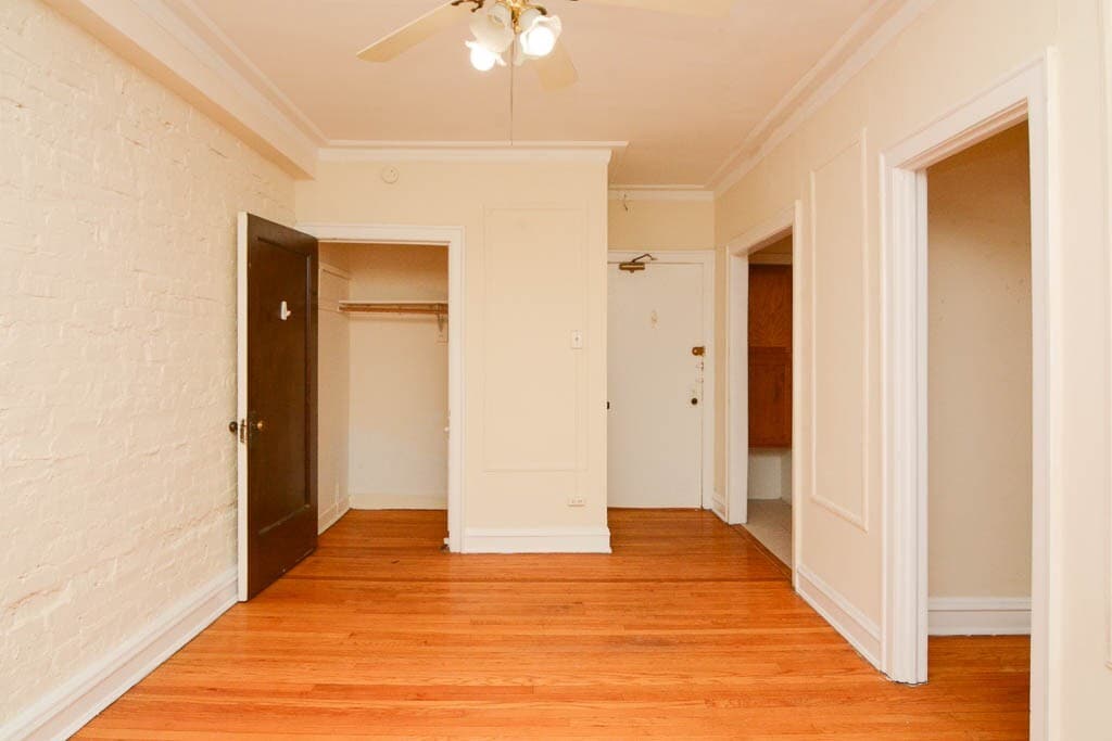 Building Photo - 1169 N Dearborn St