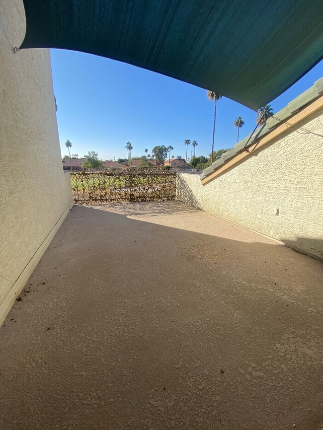 Building Photo - Gorgeous Golf Course Townhome