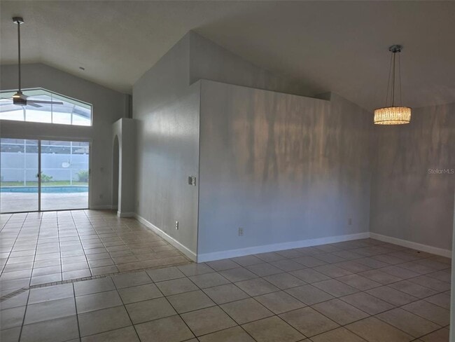 Building Photo - 135 S Roma Way