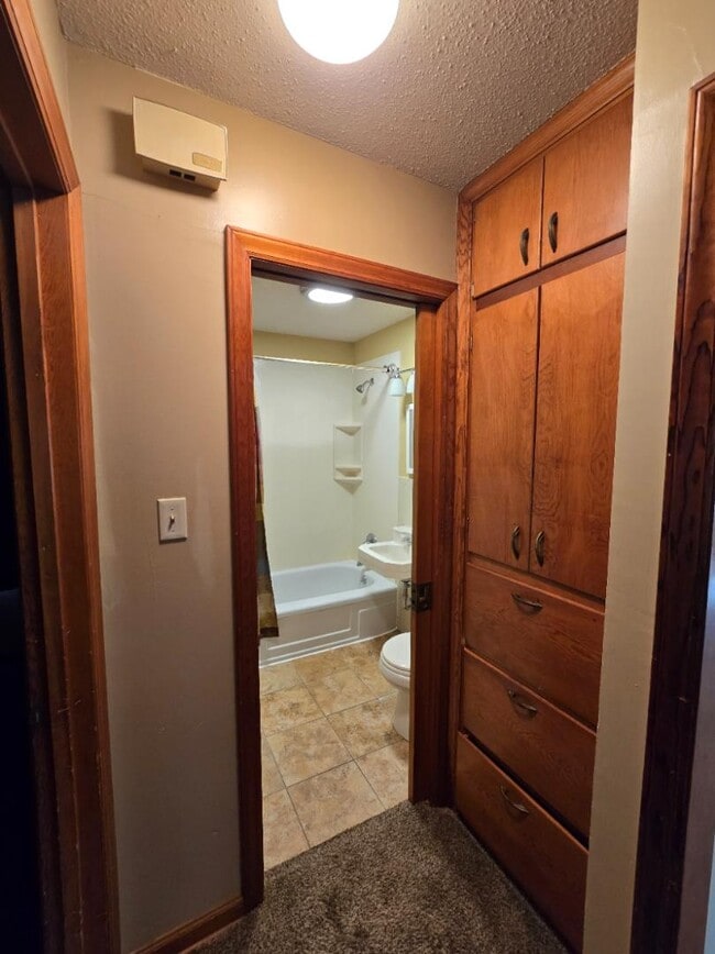 Building Photo - 218 Miami St