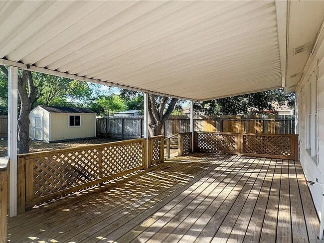 Building Photo - 4334 Randall Dr