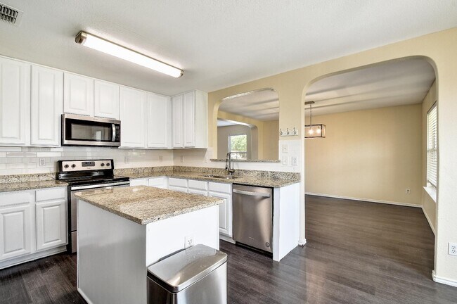 Building Photo - 410 Cardinal Way