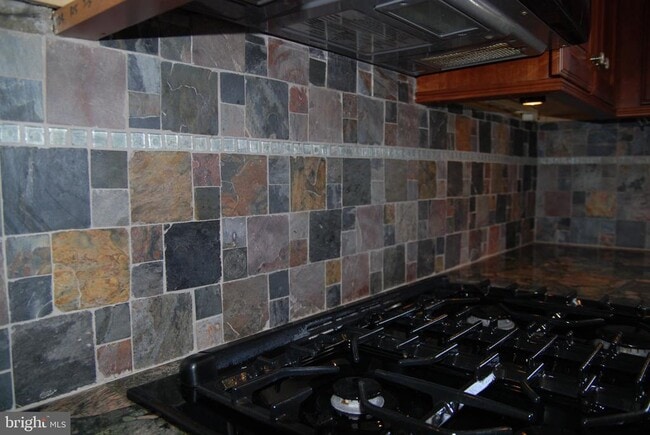 Building Photo - 3250 Martha Custis Dr