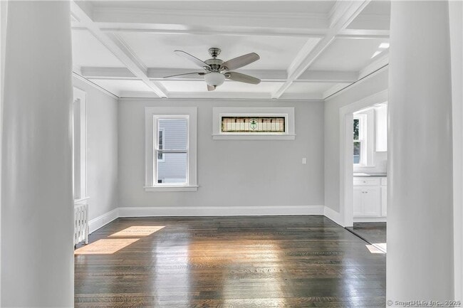 Building Photo - 2065 Barnum Ave