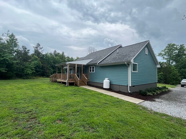 Building Photo - 120 Long Beach Blvd