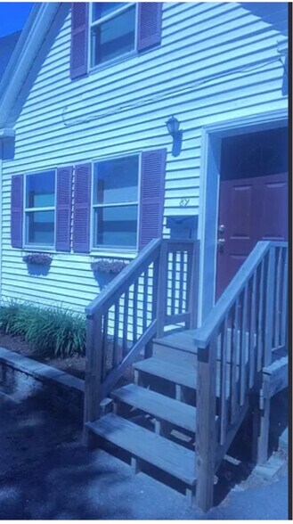 Building Photo - 89 Orient St