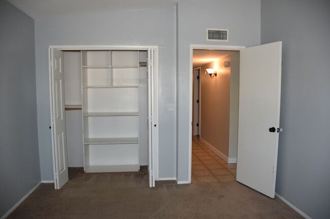 Building Photo - Great home in Mature Neighborhood