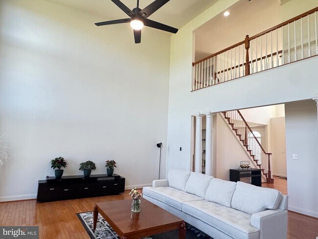 Building Photo - 5117 Sante Fe Ct