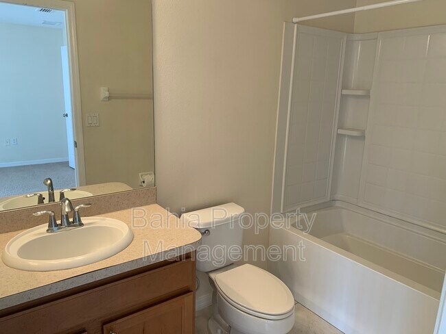 Building Photo - 2502 Lexington Oak Dr
