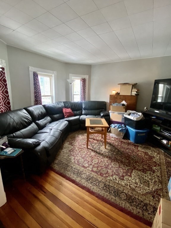 Building Photo - 110 Crescent Ave