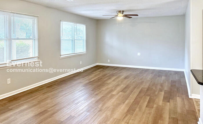 Building Photo - 14005 Glenview Dr SW