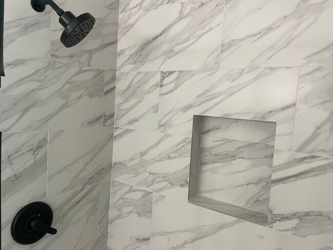 Building Photo - 6705 Covington Dr