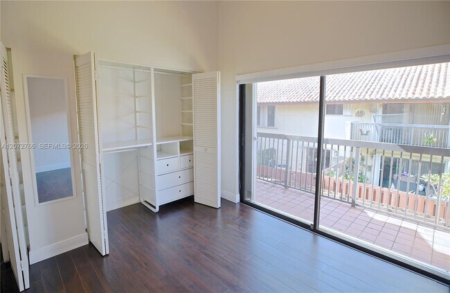 Building Photo - 10196 SW 77th Ct