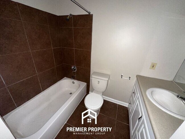 Building Photo - 4440 Castle Heights Dr