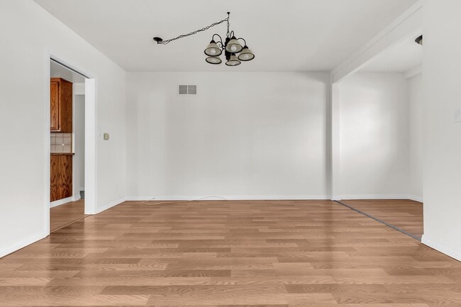 Building Photo - 6120 E Walton St