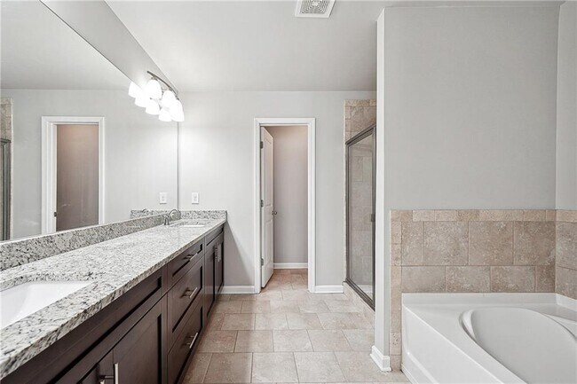 Building Photo - 5550 Lightheart Ct