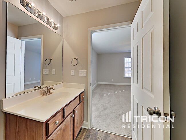 Building Photo - 2433 Terra Dr