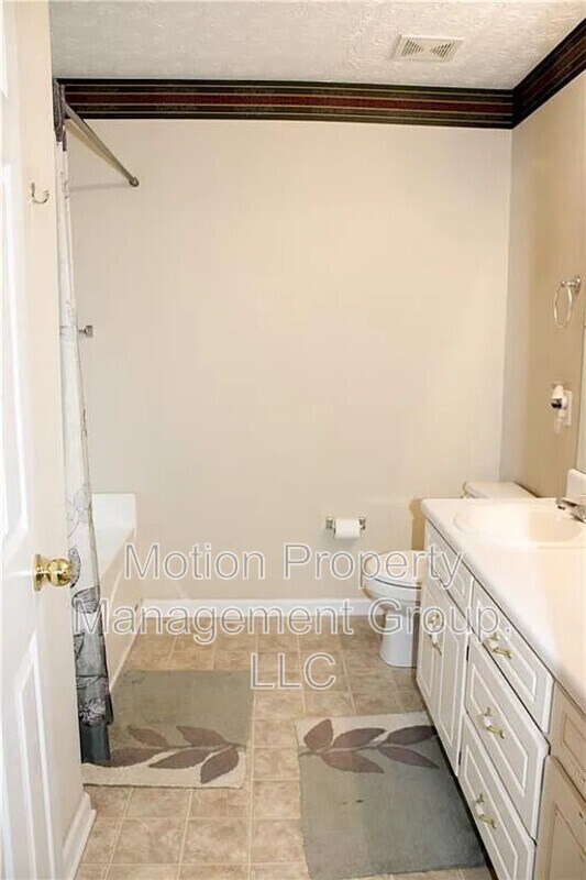 Building Photo - 861 Windward Rd