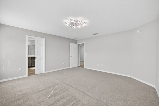 Building Photo - Single-Story 4/2 in Prime Riverview Location